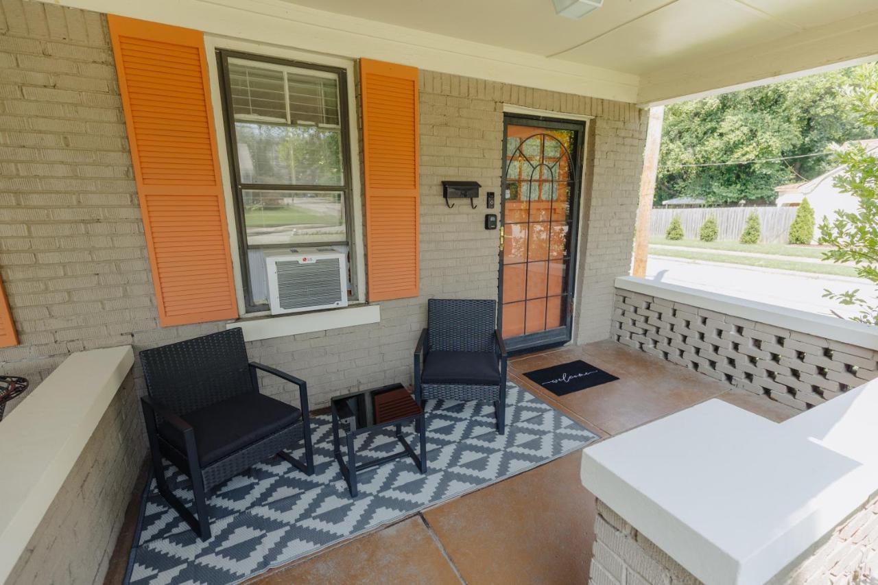 הוילה Historic Revival King Bed Midtown Memphis 70 Fast Wifi Free Parking Yes Pets מראה חיצוני תמונה