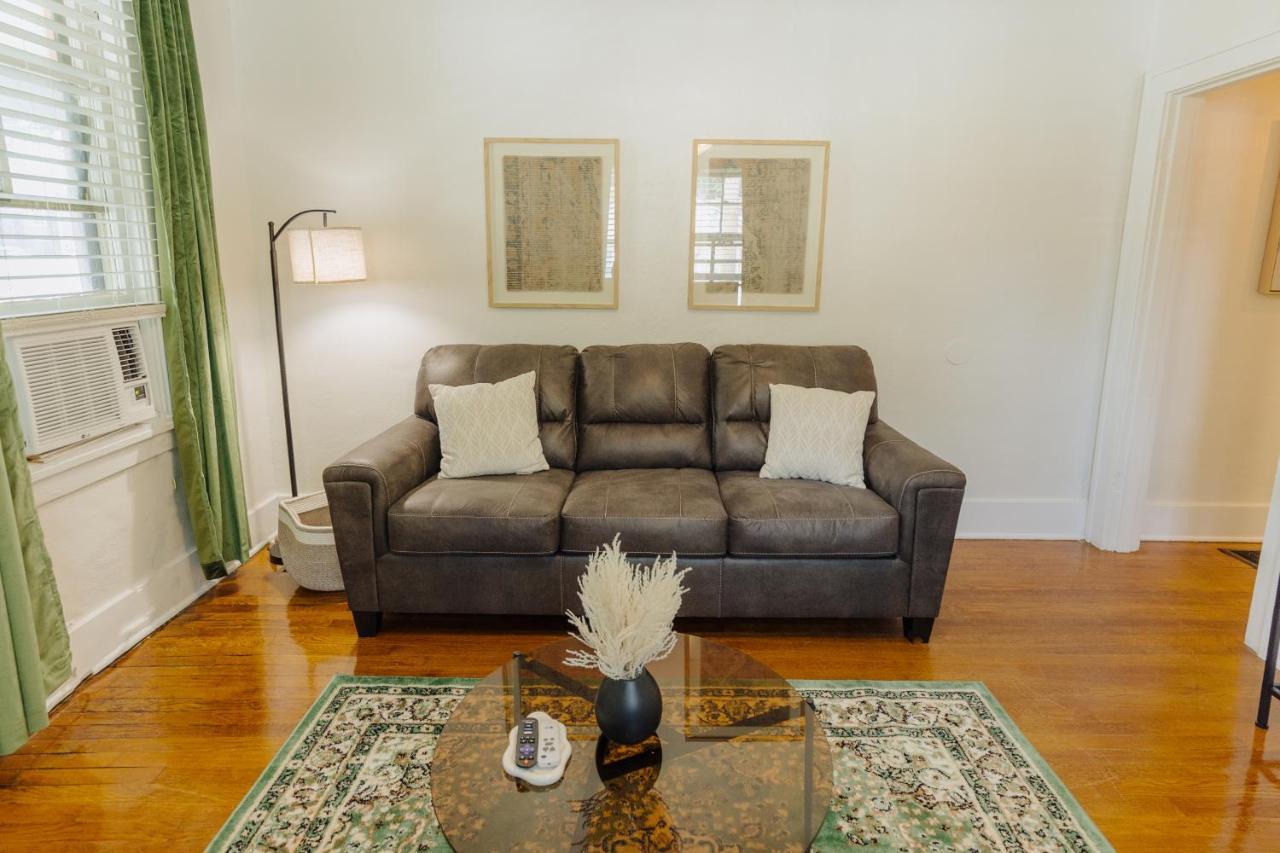 הוילה Historic Revival King Bed Midtown Memphis 70 Fast Wifi Free Parking Yes Pets מראה חיצוני תמונה