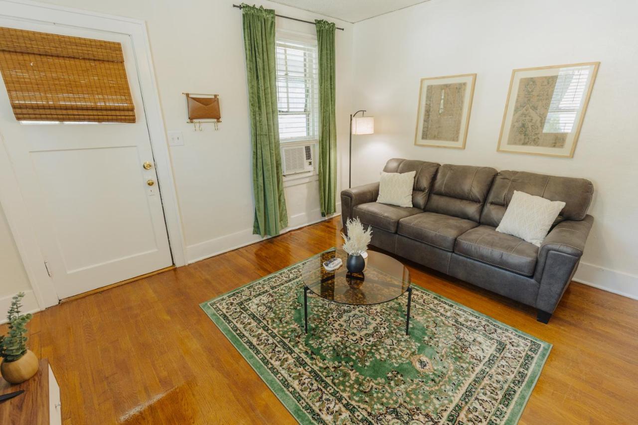הוילה Historic Revival King Bed Midtown Memphis 70 Fast Wifi Free Parking Yes Pets מראה חיצוני תמונה